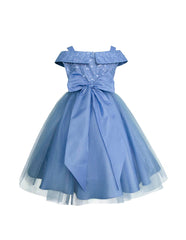 Vestido de Gala Azul Pulmbago con Escote Bardot y Bordado Floral