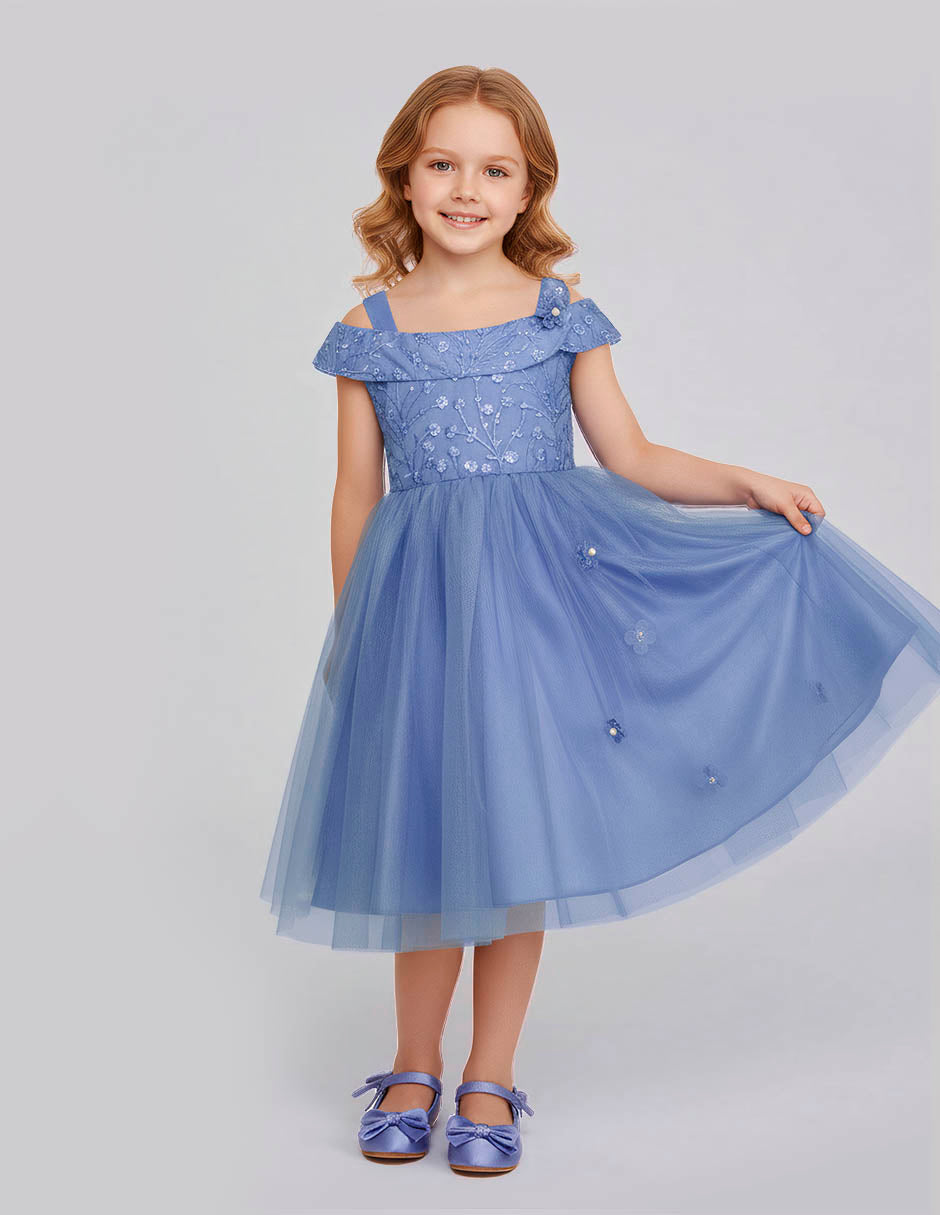 Vestido de Gala Azul Pulmbago con Escote Bardot y Bordado Floral