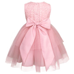 Bata de Fiesta Rosa con Flor Pastel – Gerat