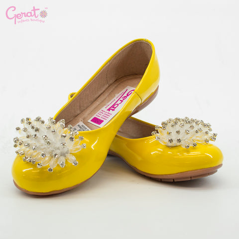 Zapato color amarillo