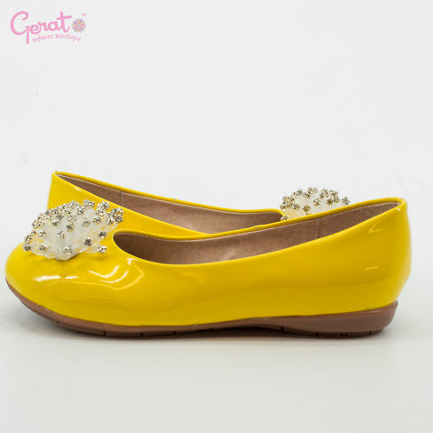 Zapato color amarillo
